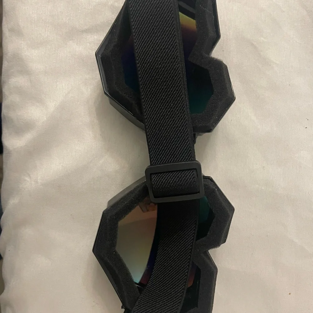 Heart-Shaped Rainbow 🌈 Goggles With Elastic Band